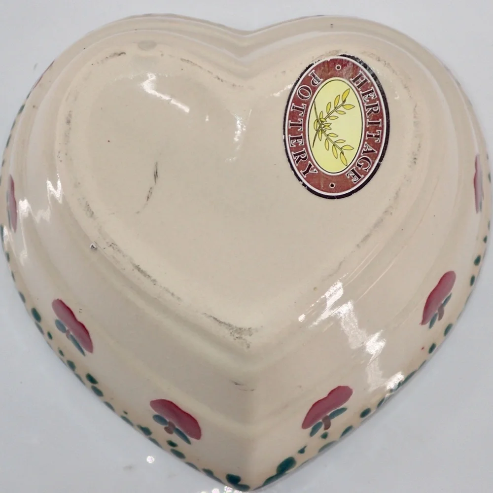 Heritage Pottery Heart Shape Serving ~ Sponge Bowl 6” Long 3